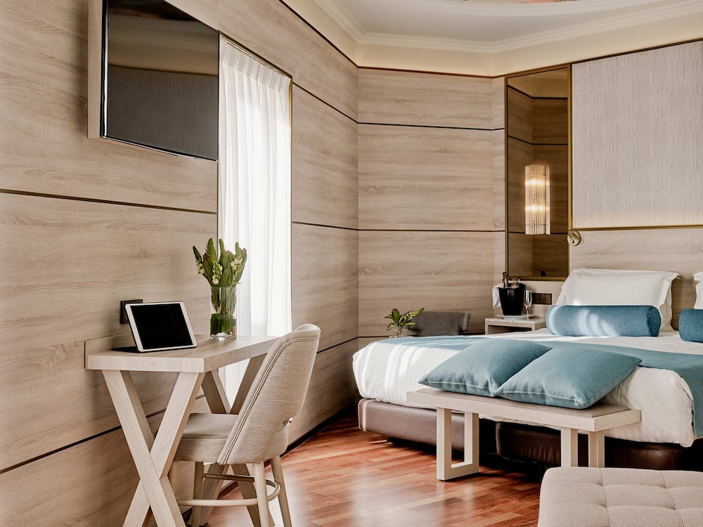 Superior Room, City View