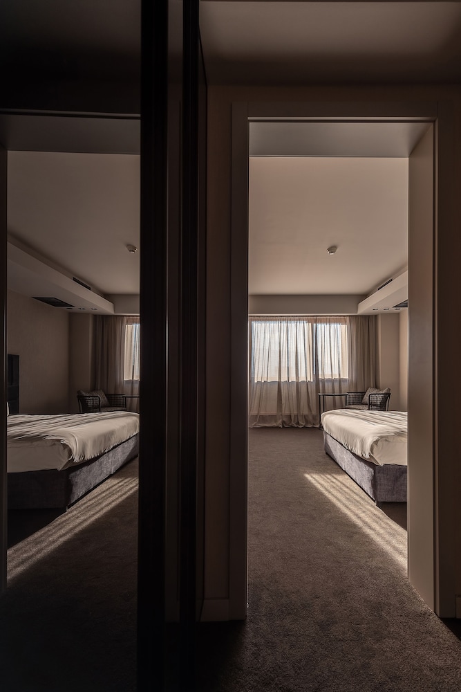 Deluxe King Room photo 3