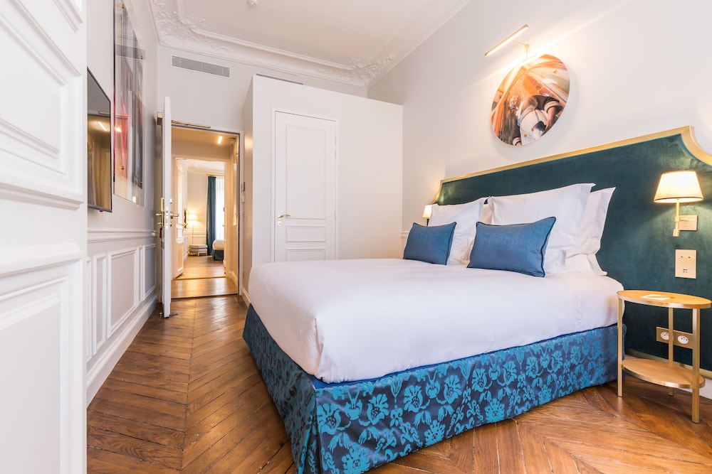 Deluxe Quadruple Room, Connecting Rooms thumbnail 5