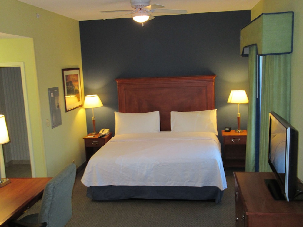 Suite, 1 King Bed, Non Smoking - Photo 4
