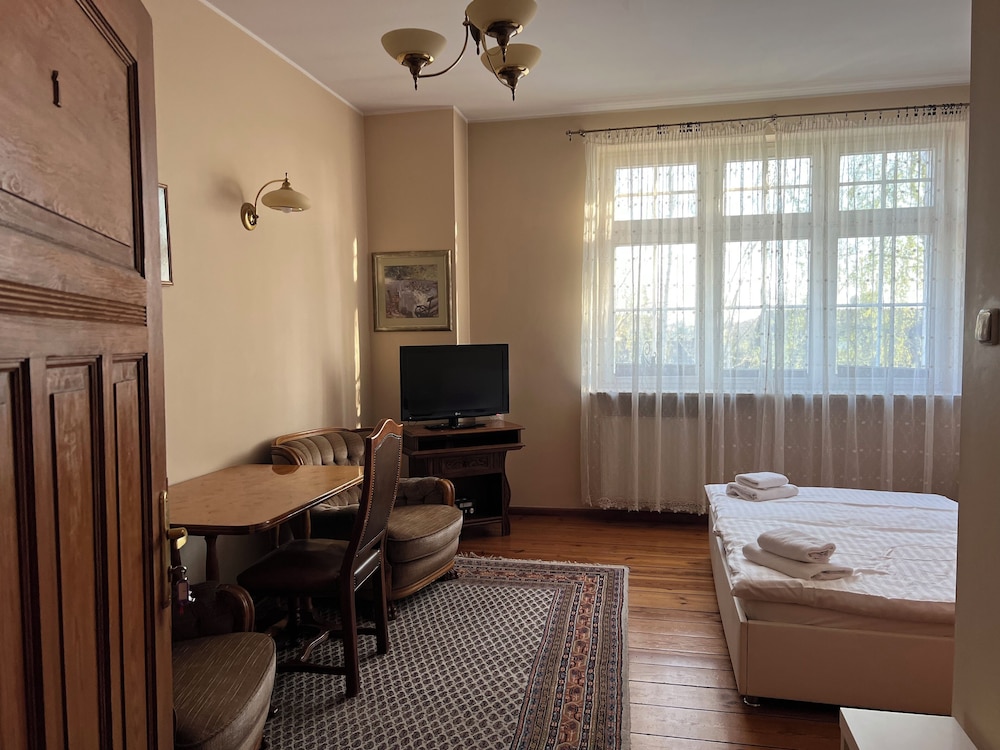 Basic Double Room photo 2