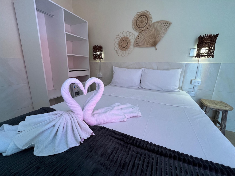 Twin Room, 1 Double Bed, Patio, Pool View photo 3