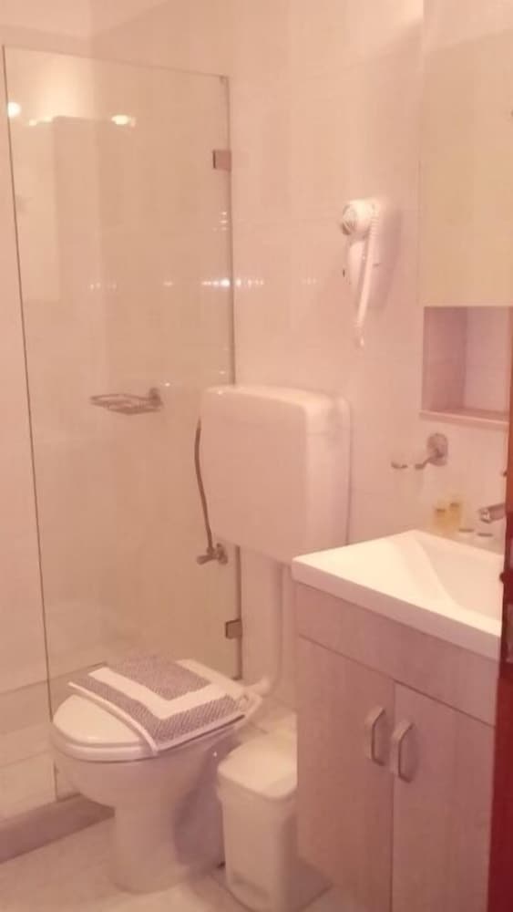 Economy Studio, 1 Double or 2 Twin Beds, Garden View, Tower photo 3