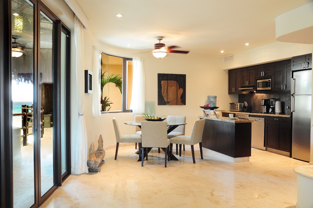 Deluxe Penthouse, 2 Bedrooms, Partial Ocean View - Photo 2