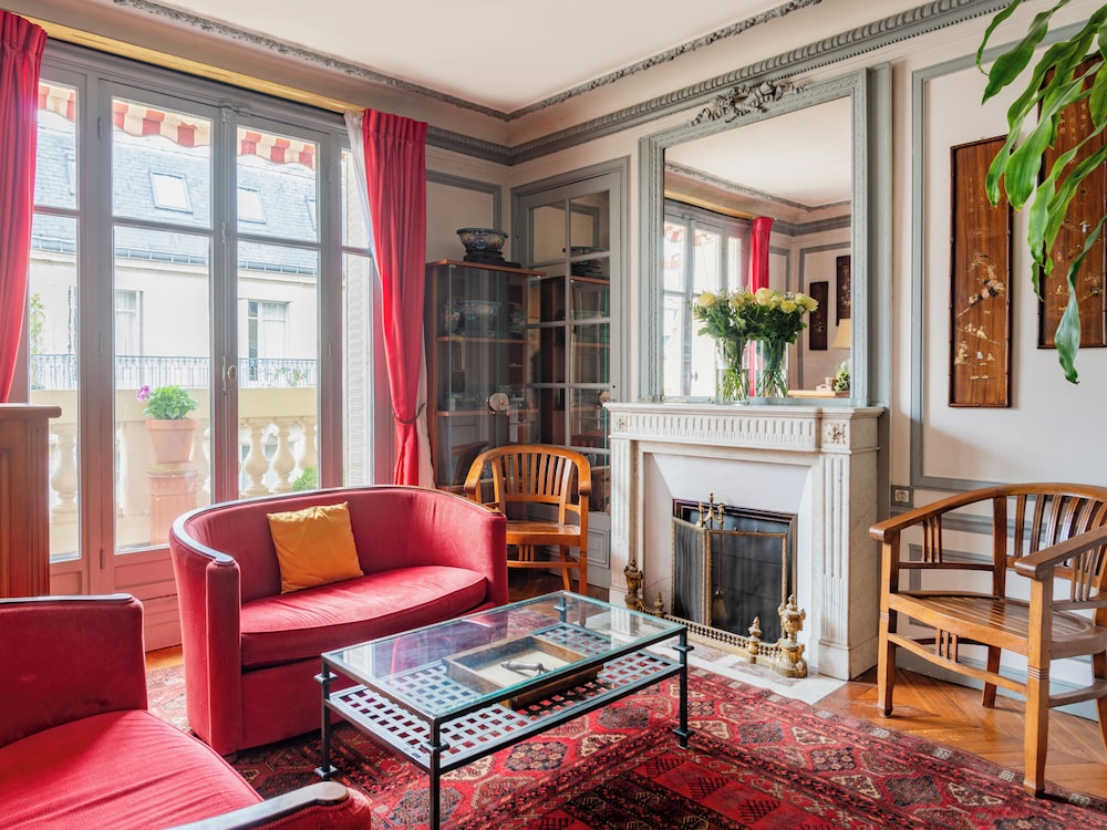 Classic Apartment photo 1
