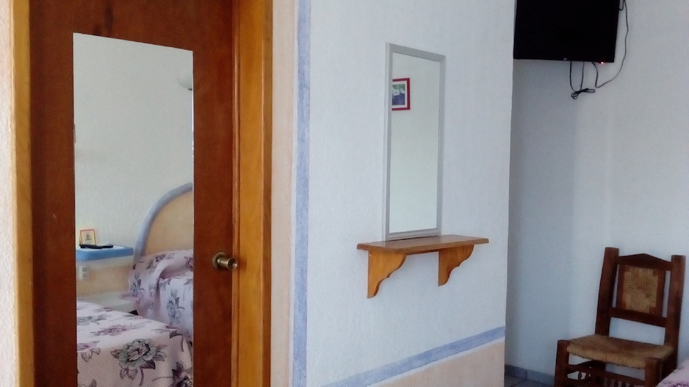 Double Room with A/C photo 3