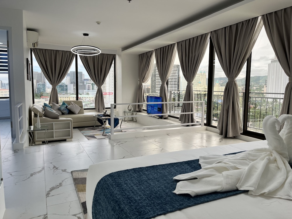 Standard Penthouse - Photo 1