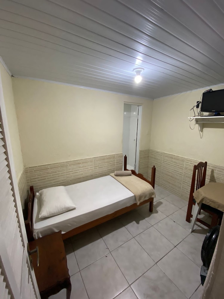 Basic Single Room, 1 Twin Bed, Non Smoking, Housekeeping photo 1