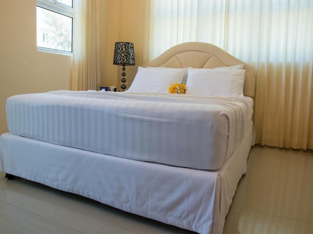 Deluxe Double Room - Photo 13