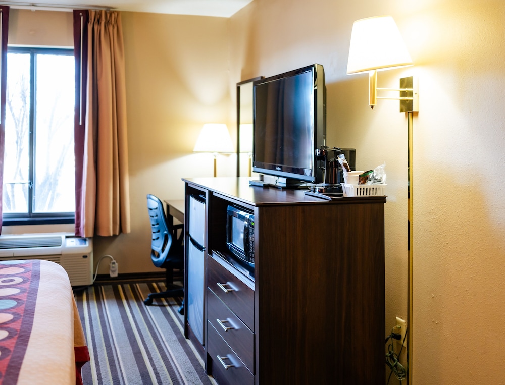 Room, 2 Queen Beds, Accessible, Non Smoking (Mobility) - Photo 2