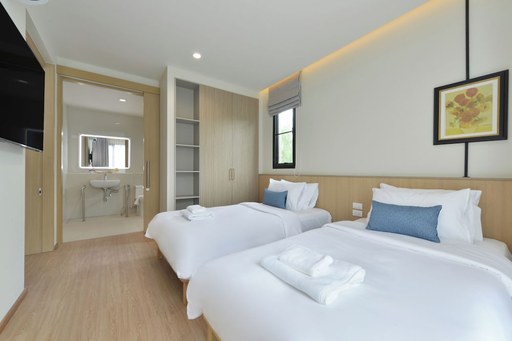 Junior Suite Twin Bed photo 3