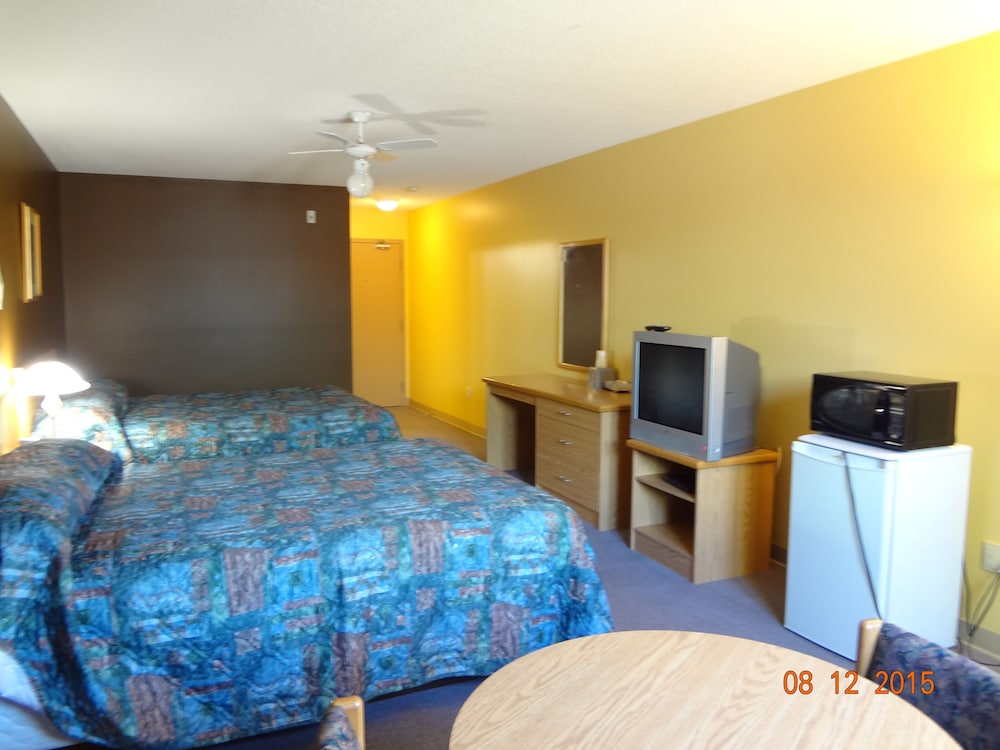 Standard Double Room, 2 Queen Beds photo 2