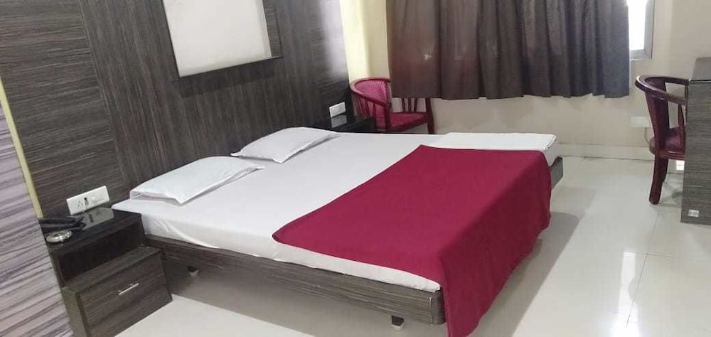 Deluxe AC Double Bed - Photo 2