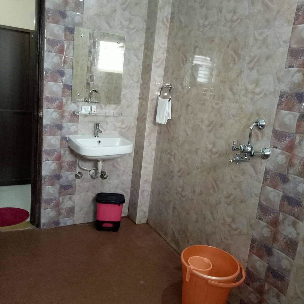 Deluxe Double Room, Shared Bathroom photo 2
