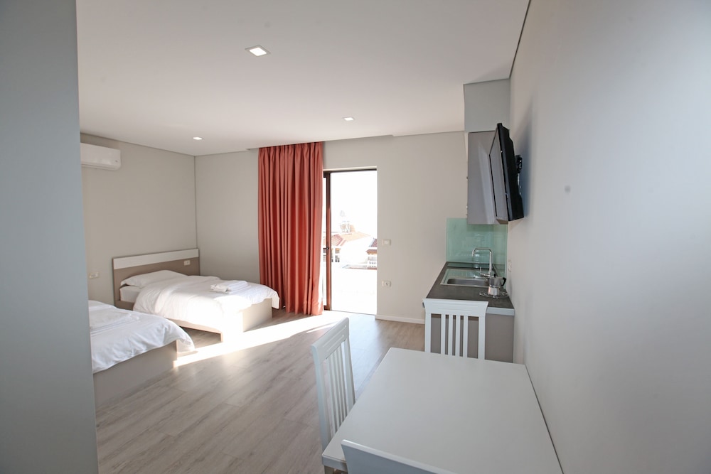 Deluxe Apartment photo 3