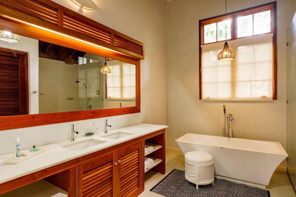 Luxury Villa, 2 Bedrooms, Garden View photo 3