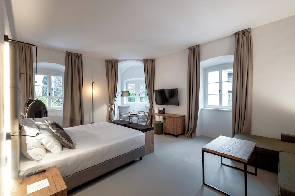 Deluxe Suite - Photo 4