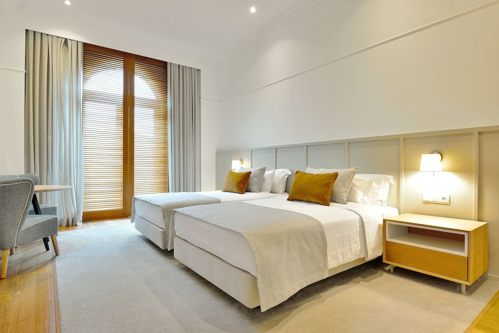 Room, 2 Twin Beds, Patio - Photo 18