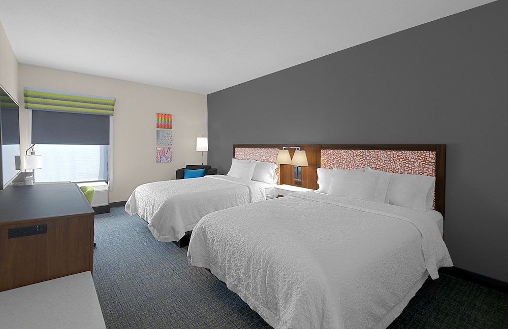 Suite, 1 King Bed, Accessible, Non Smoking - Photo 4
