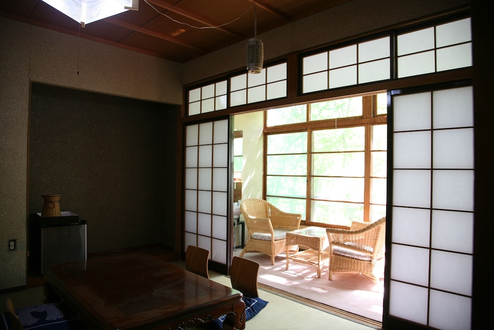 Economy Room (3f)