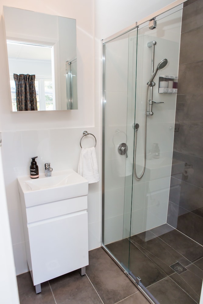 Deluxe Cottage, 3 Bedrooms, Ensuite photo 2