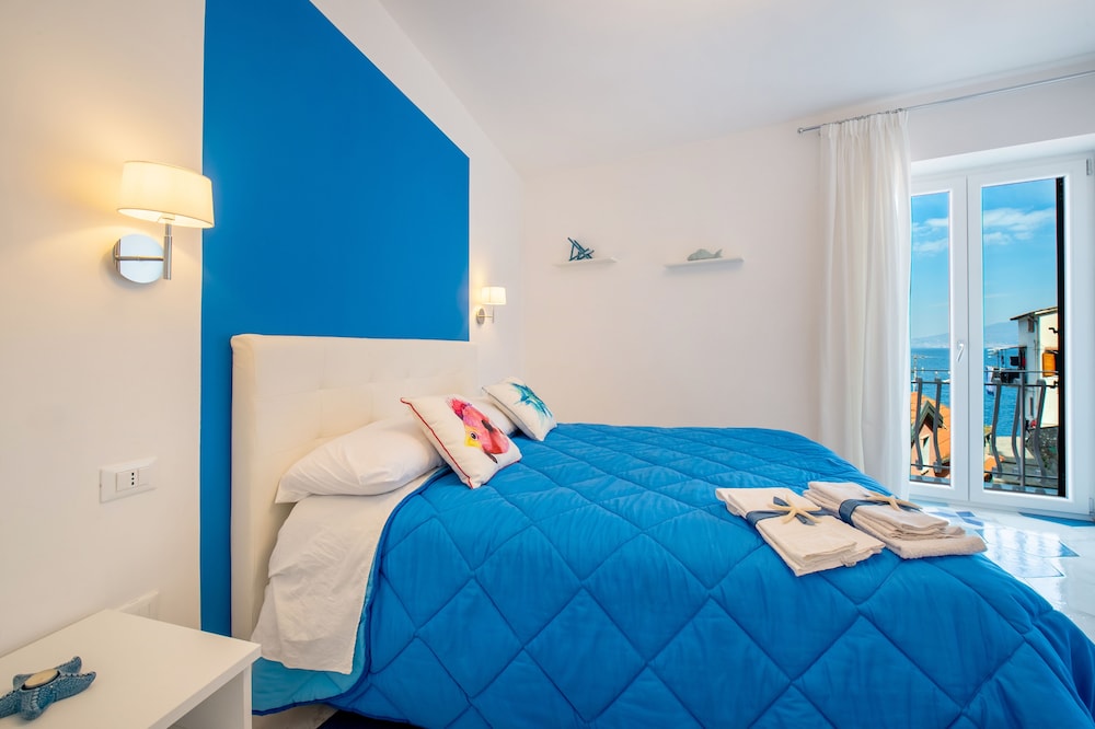 Deluxe Room, Balcony, Sea View - Photo 4