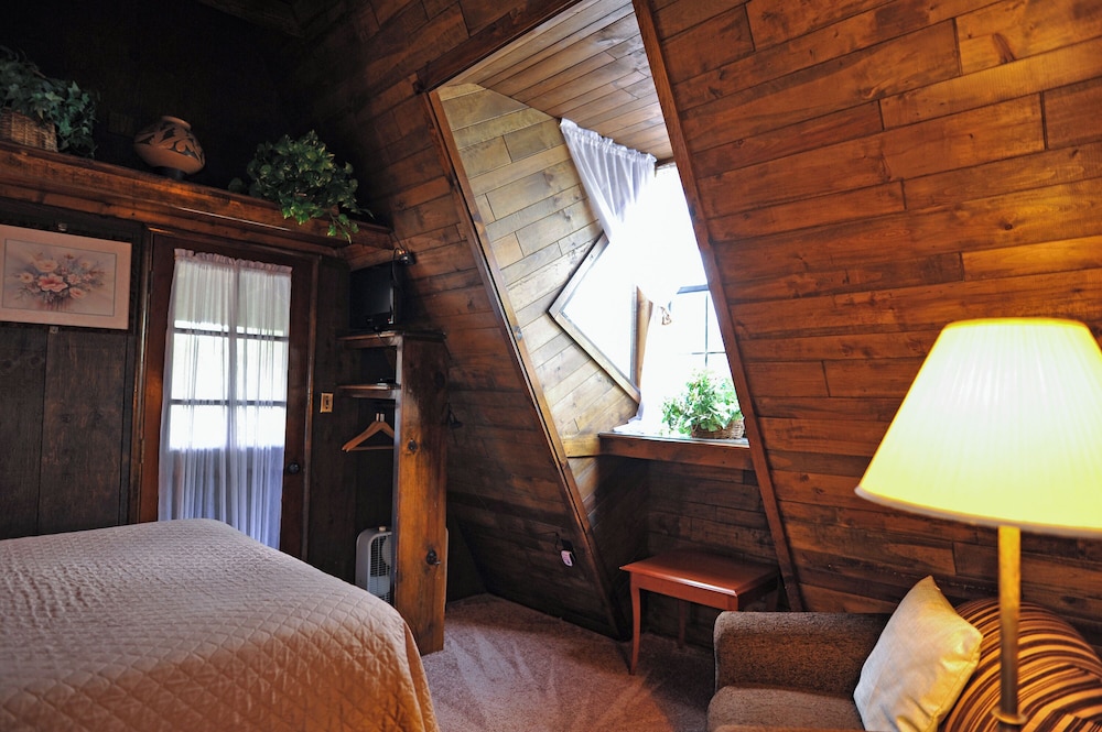 Cabin 8 photo 1
