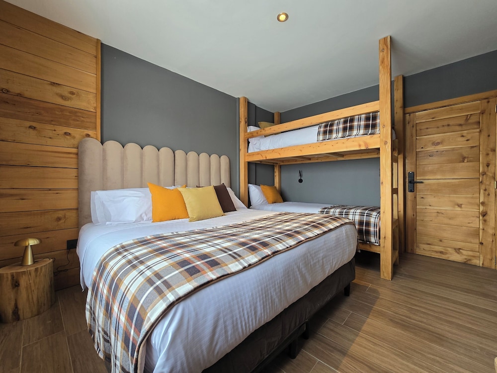 Standard Double or Twin Room, Mountain View photo 2