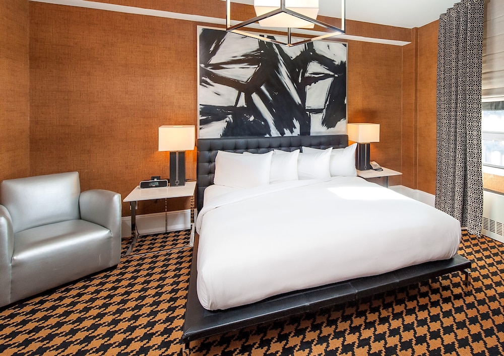 Junior Suite, 1 King Bed with Sofa bed
