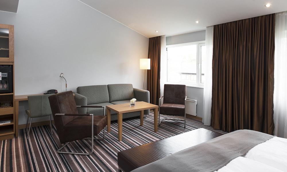 Family Room, 2 Twin Beds, Non Smoking (Standard)