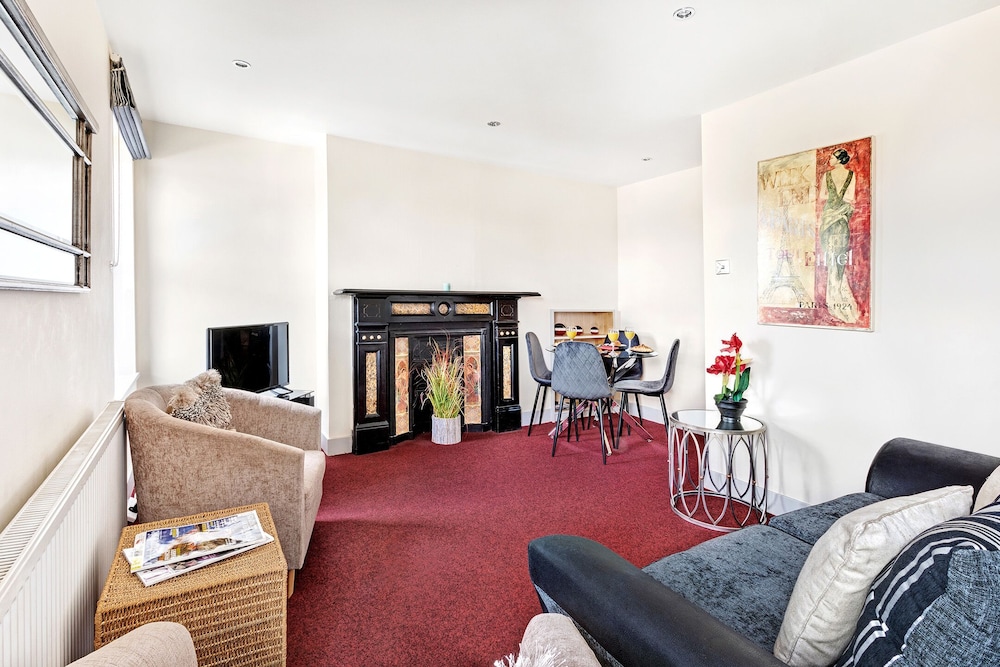 Deluxe Apartment, Ensuite, City View (2 Bed) - Photo 18