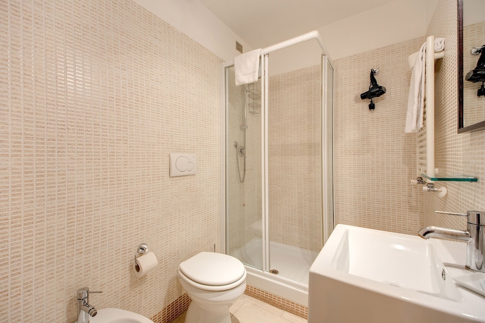 Double or Twin Room photo 3