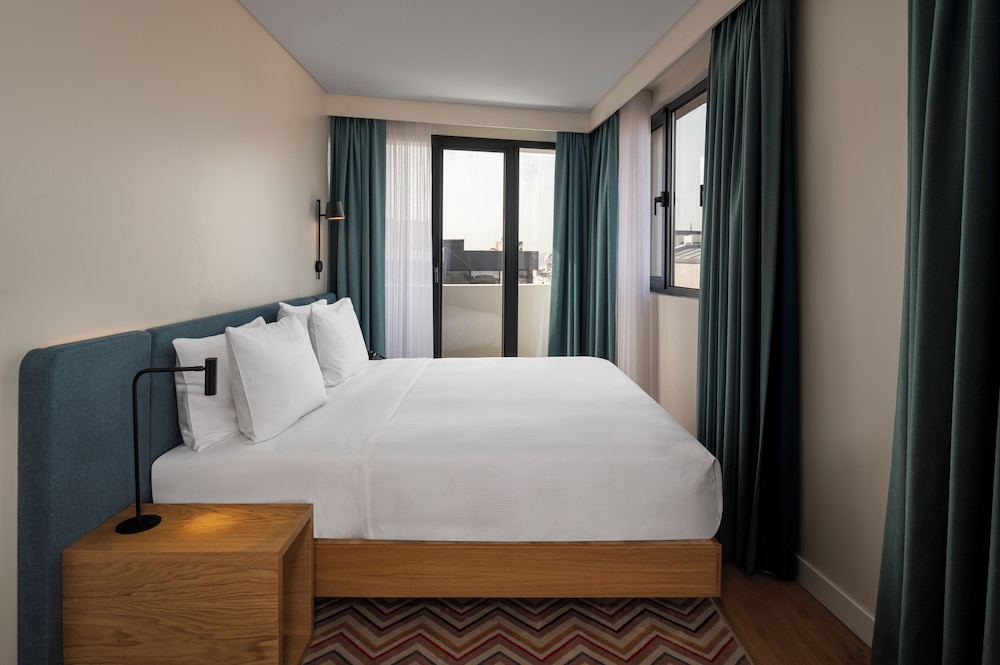Classic Room, 1 King Bed, Non Smoking photo 3