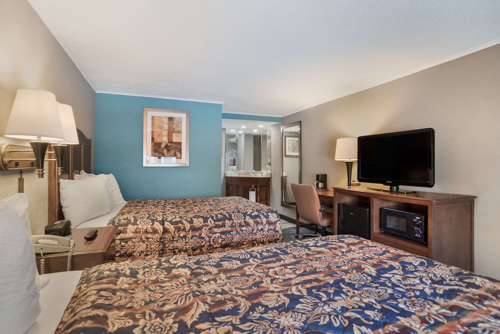Room, 2 Double Beds, Accessible, Non Smoking - Photo 2