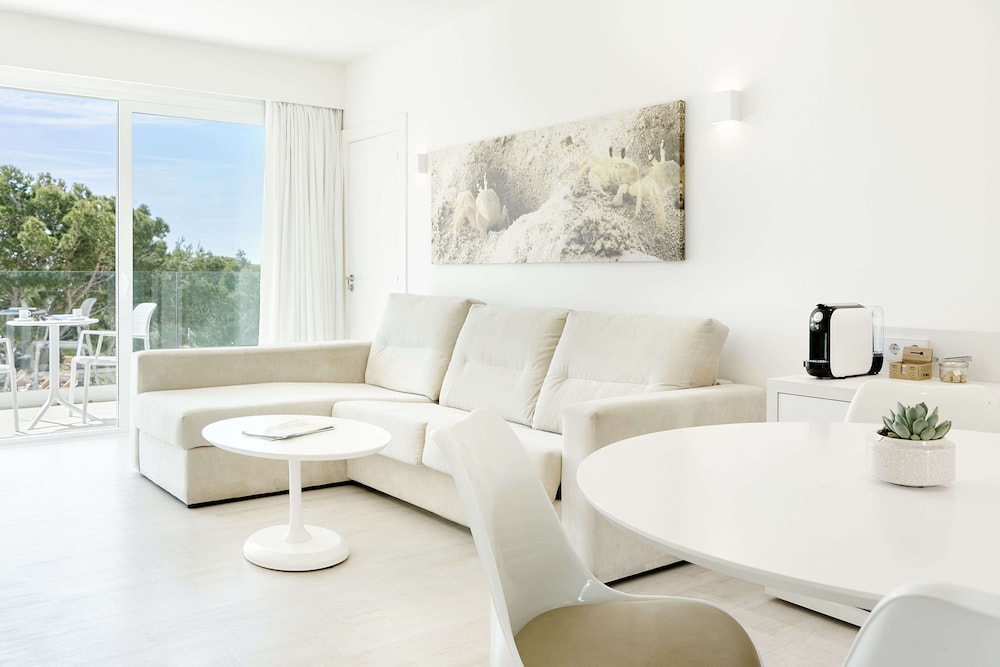 Habitación Familiar con Balcón (2 Adultos y 2 Niños)