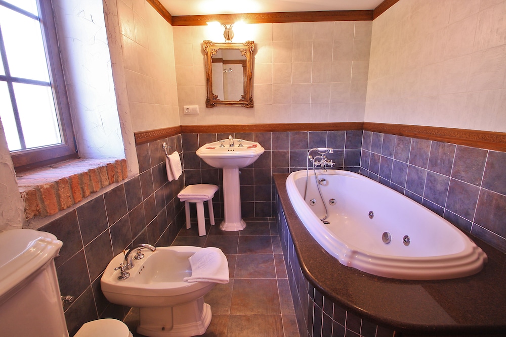 Double or Twin Room, 1 Double or 2 Twin Beds photo 2