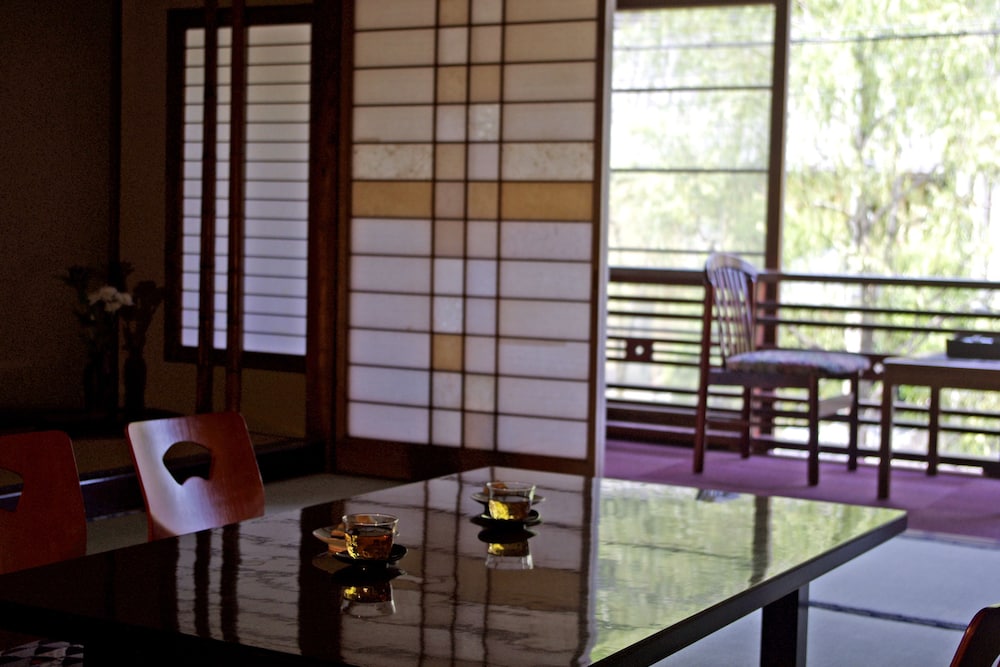 Japanese-Style Superior Room with Shared Bathroom and River View photo 3
