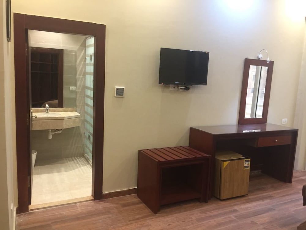 Double Room, 1 Bedroom, City View photo 2