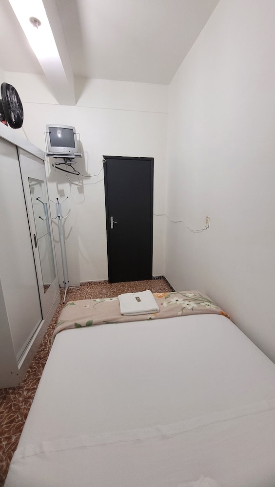 Basic Double or Twin Room photo 2