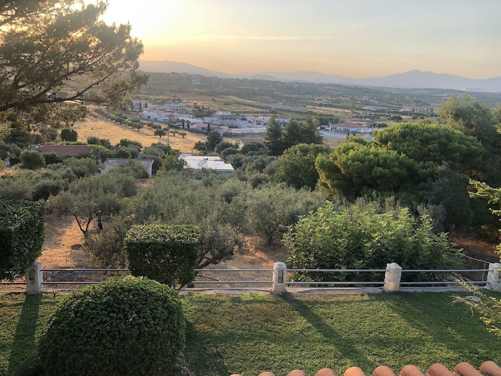 Villa photo 2
