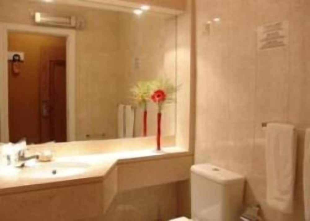 Triple Room - Photo 10