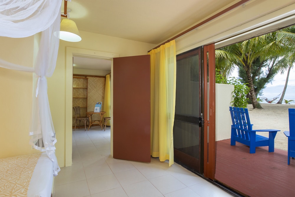 3-Bedroom Beachside Interconnecting Family Suite