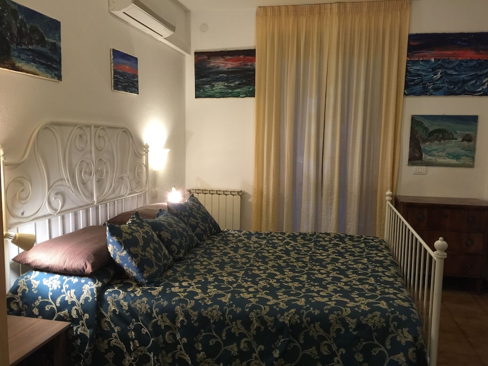 Basic Triple Room, 1 Bedroom photo 3