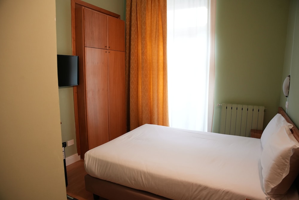 Standard Room - Photo 4