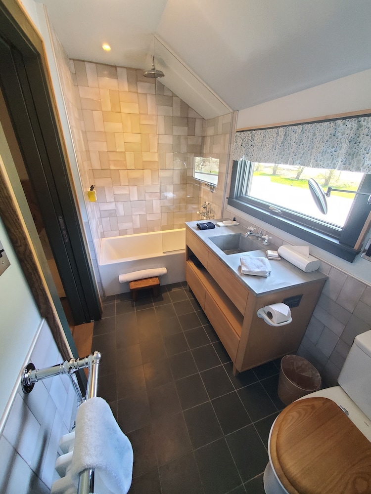 Deluxe Suite photo 3