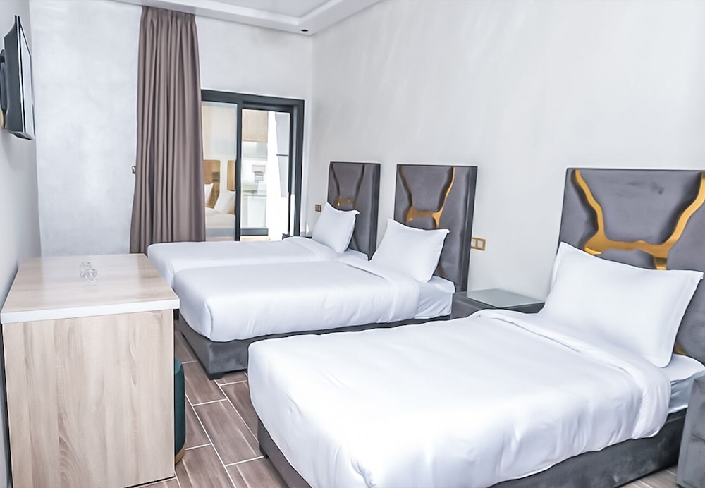 Basic Triple Room, Balcony