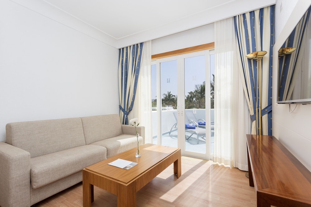 Junior Suite, Terrace (2 adults + 1 child) - Photo 2