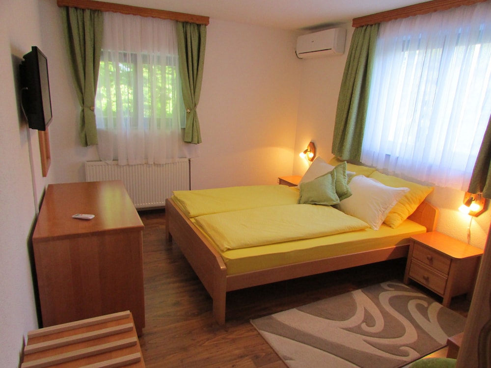 Twin Room, Mountain View photo 2