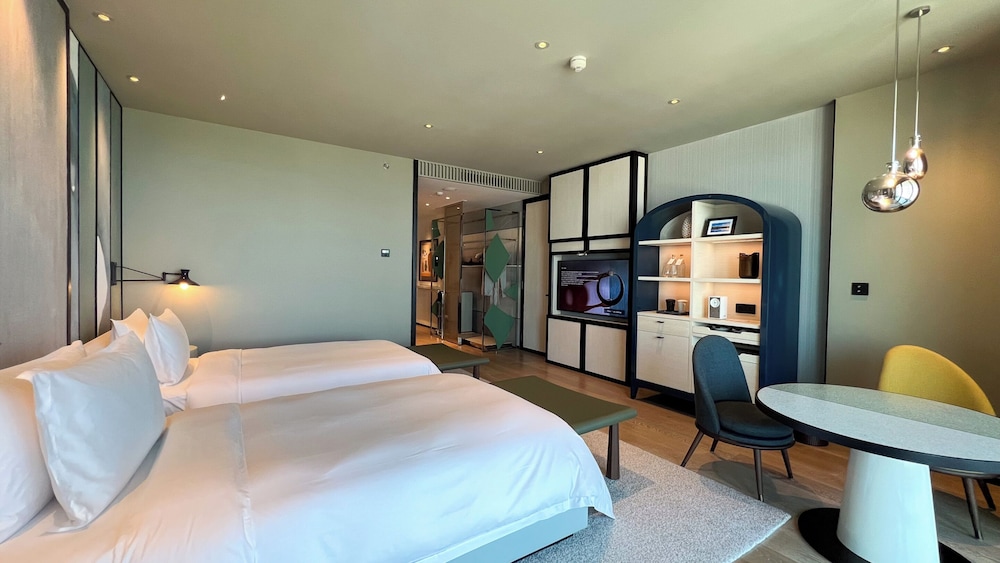 Premier Ocean View Twin - Photo 3