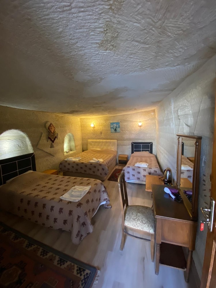Cave Family Room photo 1